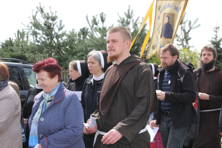 Pielgrzymka z Roszkowej Woli do Żdżar w 27. rocznicę beatyfikacji Franciszki Siedliskiej