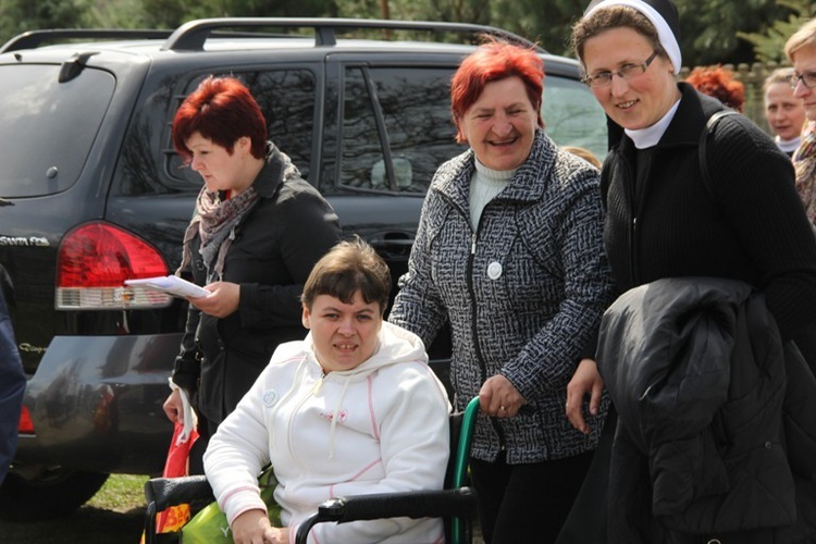 Pielgrzymka z Roszkowej Woli do Żdżar w 27. rocznicę beatyfikacji Franciszki Siedliskiej