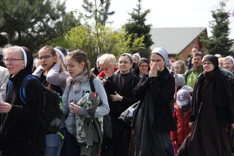 Pielgrzymka z Roszkowej Woli do Żdżar w 27. rocznicę beatyfikacji Franciszki Siedliskiej