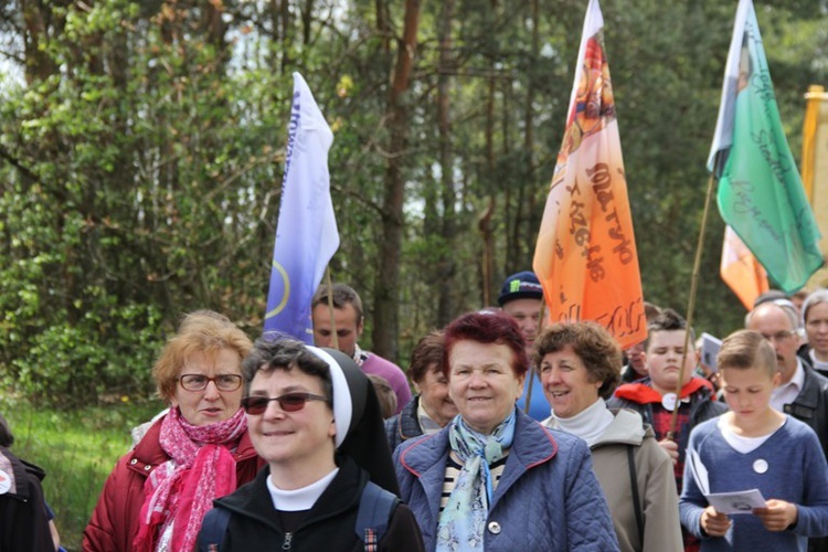 Pielgrzymka z Roszkowej Woli do Żdżar w 27. rocznicę beatyfikacji Franciszki Siedliskiej