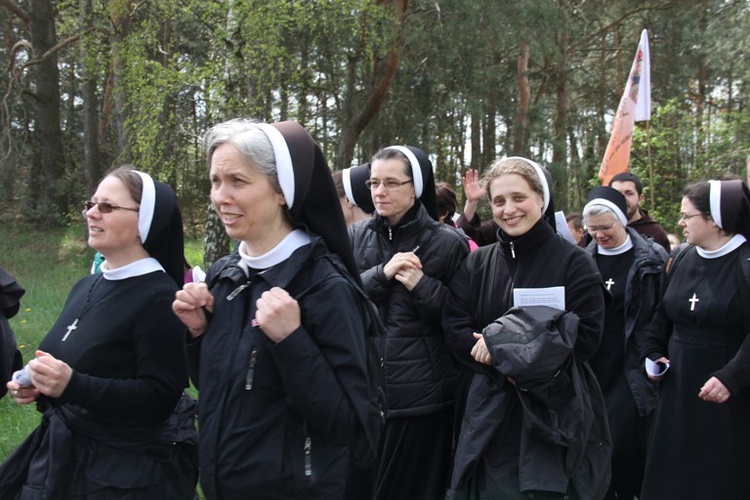 Pielgrzymka z Roszkowej Woli do Żdżar w 27. rocznicę beatyfikacji Franciszki Siedliskiej