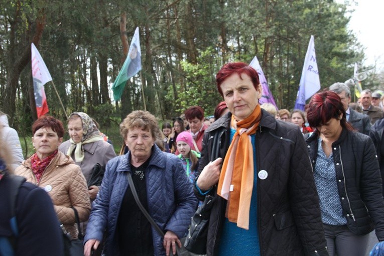 Pielgrzymka z Roszkowej Woli do Żdżar w 27. rocznicę beatyfikacji Franciszki Siedliskiej
