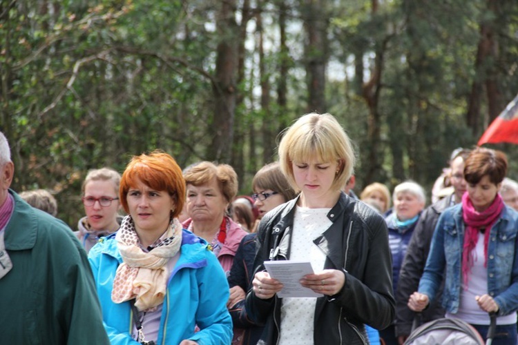 Pielgrzymka z Roszkowej Woli do Żdżar w 27. rocznicę beatyfikacji Franciszki Siedliskiej