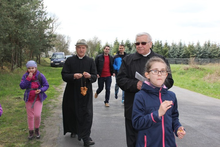 Pielgrzymka z Roszkowej Woli do Żdżar w 27. rocznicę beatyfikacji Franciszki Siedliskiej