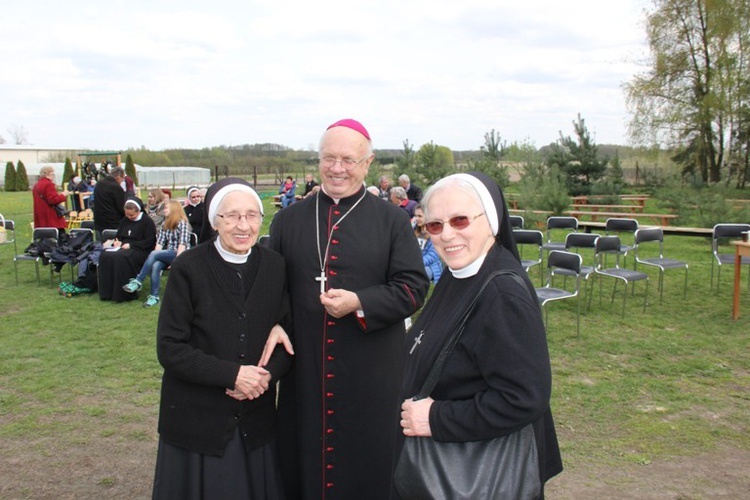 Pielgrzymka z Roszkowej Woli do Żdżar w 27. rocznicę beatyfikacji Franciszki Siedliskiej