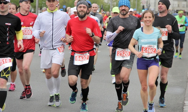 Maraton to ogromny fizyczny wysiłek, ale też wspaniała atmosfera