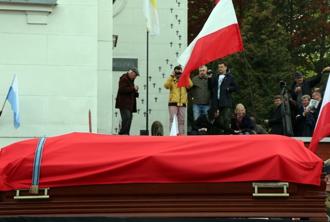 Pogrzeb płk. Zygmunta Szendzielarza "Łupaszki"