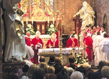Mszy św. przewodniczył metropolita górnośląski abp Wiktor Skworc. 