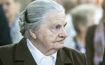 Władysława Papis  znana jako wizjonerka  z Siekierek. W latach 1943–1949 miała ukazywać się jej Maryja.