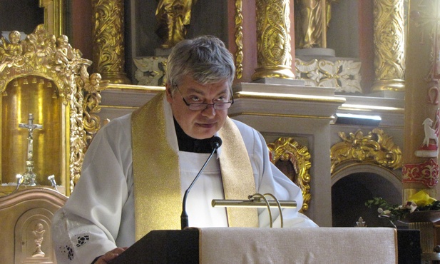 Ks. Piotr Pawlukiewicz w parafii św. Wojciecha w Przasnyszu