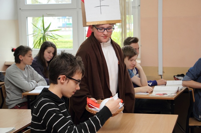 Projekt edukacyjny z religii w Gimanzjum nr 2 w Łowiczu