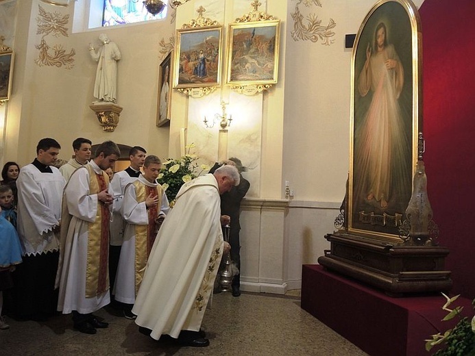 Znaki Bożego Miłosierdzia w Hałcnowie