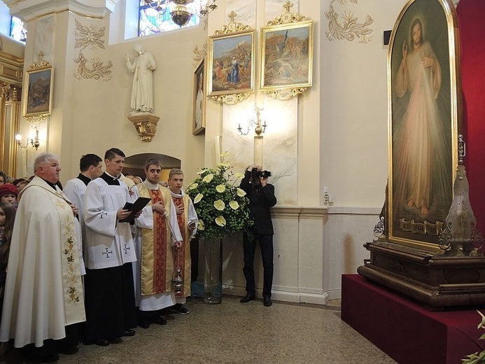 Znaki Bożego Miłosierdzia w Hałcnowie