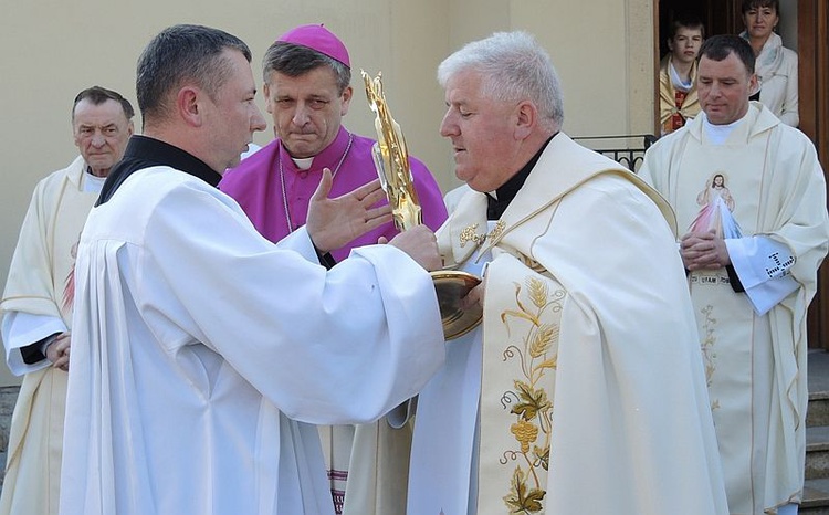 Znaki Bożego Miłosierdzia w Hałcnowie