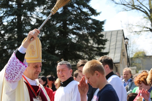 Msza św. dla pielgrzymów łagiewnickich - Hałcnów 2016