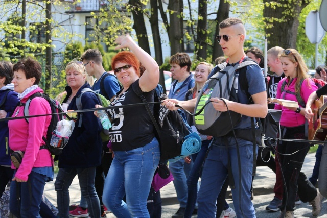 IV pielgrzymka do Łagiewnik wyrusza z Hałcnowa - cz. I