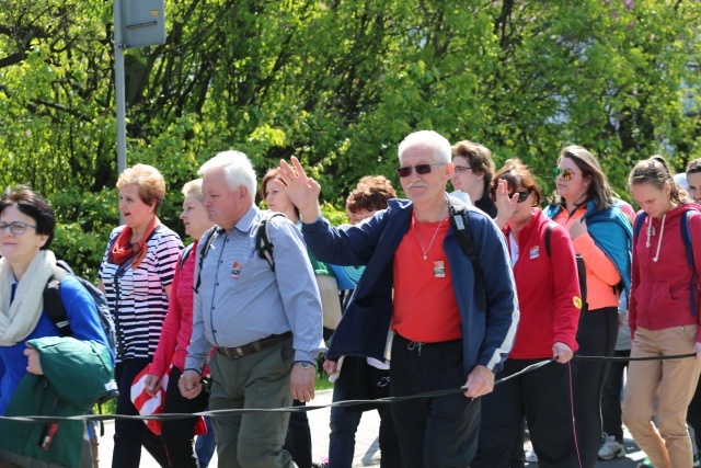 IV pielgrzymka do Łagiewnik wyrusza z Hałcnowa - cz. I