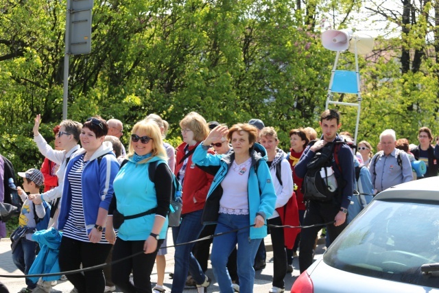 IV pielgrzymka do Łagiewnik wyrusza z Hałcnowa - cz. I