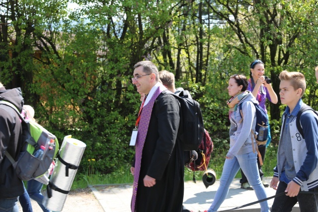 IV pielgrzymka do Łagiewnik wyrusza z Hałcnowa - cz. I