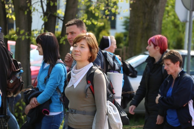 IV pielgrzymka do Łagiewnik wyrusza z Hałcnowa - cz. I