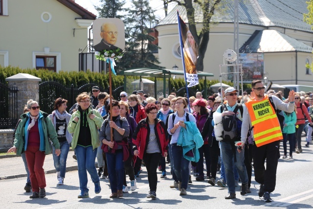 IV pielgrzymka do Łagiewnik wyrusza z Hałcnowa - cz. I