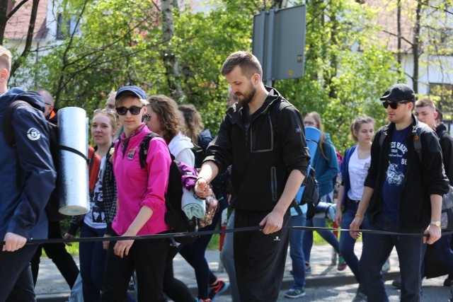 IV pielgrzymka do Łagiewnik wyrusza z Hałcnowa - cz. I