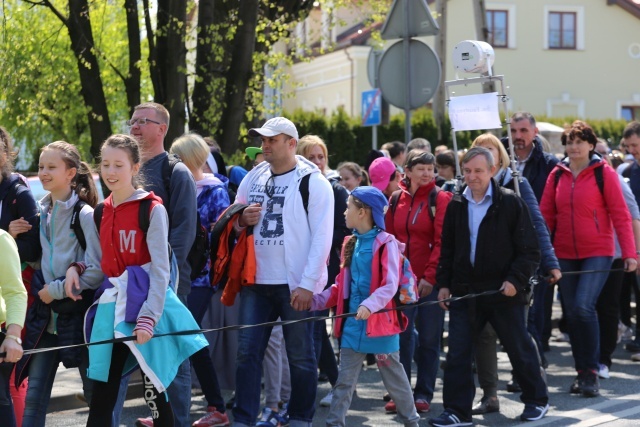 IV pielgrzymka do Łagiewnik wyrusza z Hałcnowa - cz. I