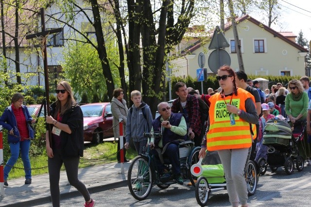 IV pielgrzymka do Łagiewnik wyrusza z Hałcnowa - cz. I