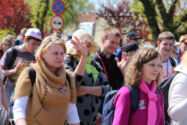 IV pielgrzymka do Łagiewnik wyrusza z Hałcnowa - cz. II