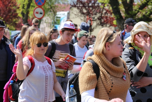 IV pielgrzymka do Łagiewnik wyrusza z Hałcnowa - cz. II