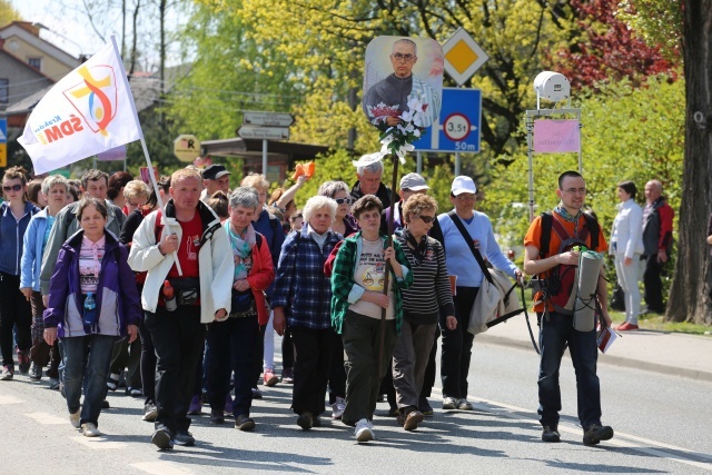 IV pielgrzymka do Łagiewnik wyrusza z Hałcnowa - cz. II