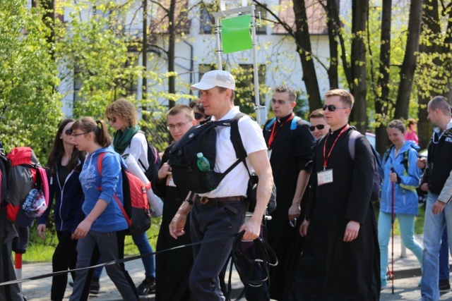 IV pielgrzymka do Łagiewnik wyrusza z Hałcnowa - cz. II