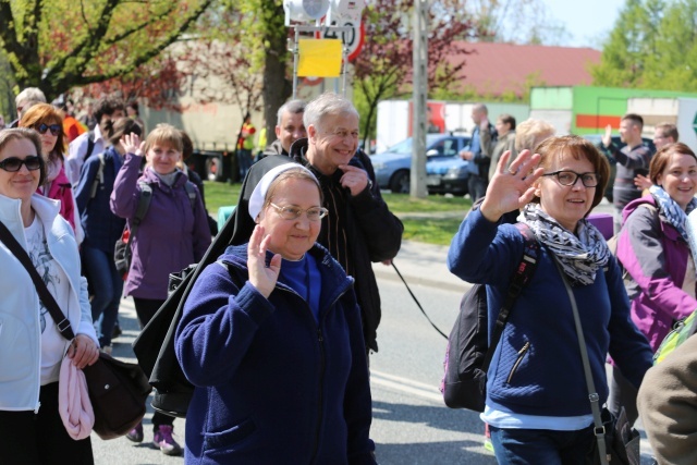 IV pielgrzymka do Łagiewnik wyrusza z Hałcnowa - cz. II