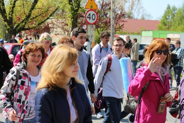 IV pielgrzymka do Łagiewnik wyrusza z Hałcnowa - cz. II