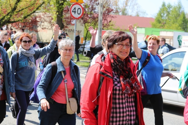 IV pielgrzymka do Łagiewnik wyrusza z Hałcnowa - cz. II