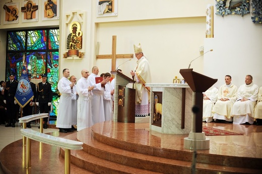 Poświęcenie kościoła Podwyższenia Krzyża Świętego