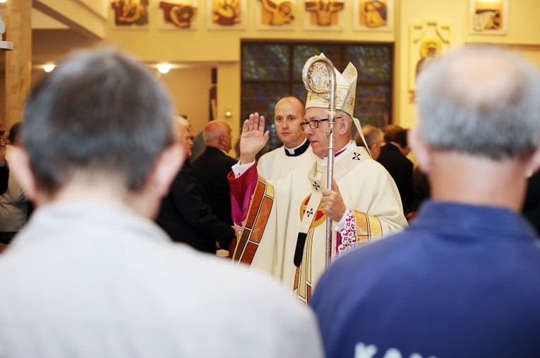 Poświęcenie kościoła Podwyższenia Krzyża Świętego