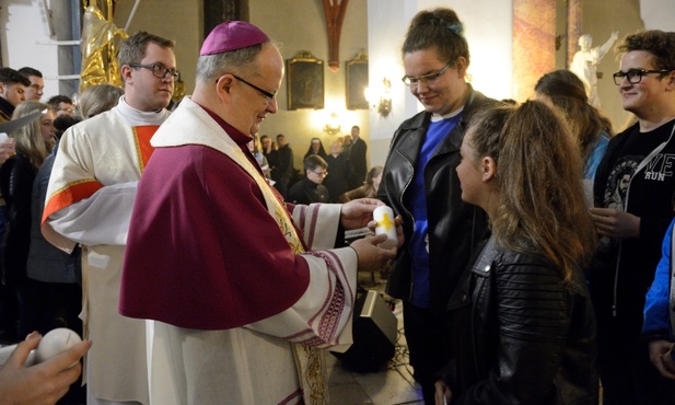 Młodzież poznawała smak dziecięctwa Bożego