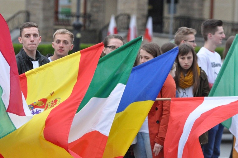 Bp Jeż chce pomóc tym, którzy pojadą na cały tydzień do Krakowa