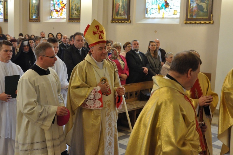 Parafia w Borzęcinie Dolnym ma 80 lat 