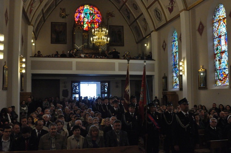 Parafia w Borzęcinie Dolnym ma 80 lat 