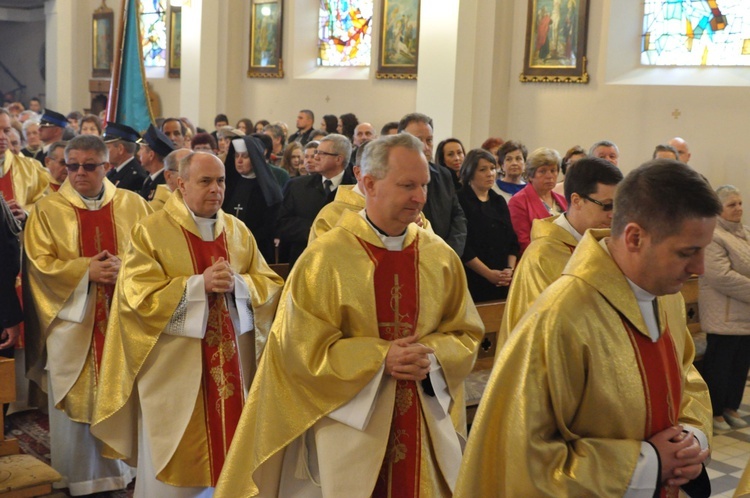 Parafia w Borzęcinie Dolnym ma 80 lat 