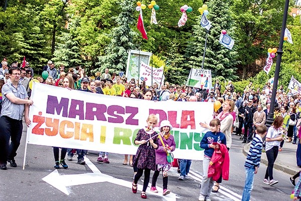 ►	Już 15 maja w wielu miastach w Polsce odbędzie się wielkie  święto rodzin.