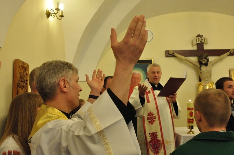 Znaki ŚDM w wiśnickim więzieniu