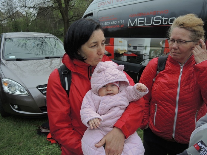 Postój i... tańce na boisku pod Wysoką