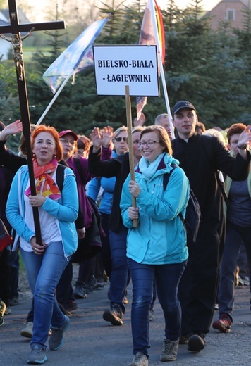 Królewskie powitanie pielgrzymów w Nidku