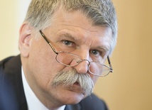 László Kövér, jeden z liderów Fidesz. Pełnił szereg ważnych funkcji państwowych, obecnie kieruje pracami węgierskiego parlamentu.