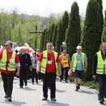 IV pielgrzymka z Hałcnowa dotarła do Łagiewnik - część pierwsza