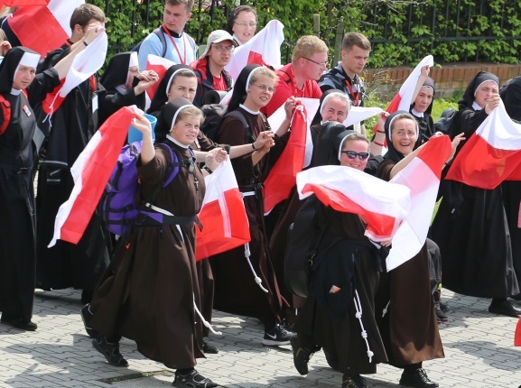 IV pielgrzymka z Hałcnowa dotarła do Łagiewnik - część pierwsza