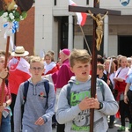 IV pielgrzymka z Hałcnowa dotarła do Łagiewnik - część pierwsza